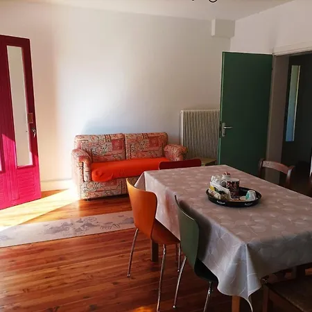 La Casa Di Iride بيت للعطل *